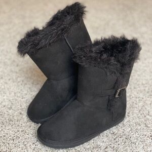 Girls black boots